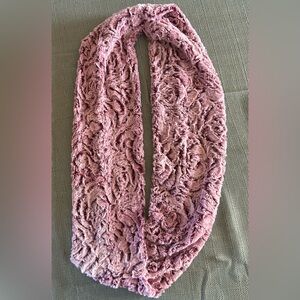 Luxurious Mauve Textured Scarf - Never Worn!